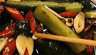 双红之争群众吃瓜,群众吃瓜，热议足球盛宴