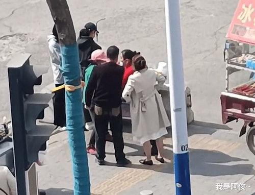 天桥吃瓜群众